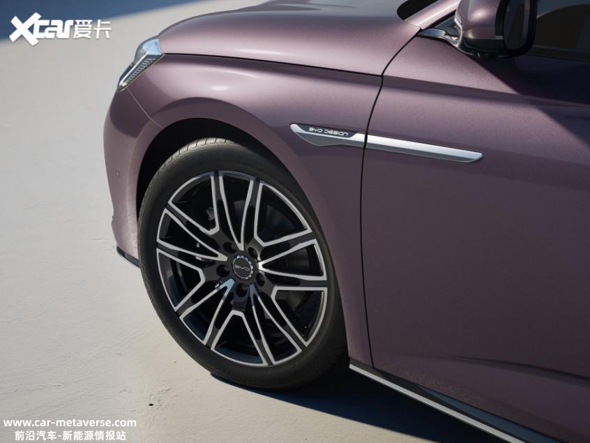 比亚迪最新中型轿车正式命名海豹DM-i