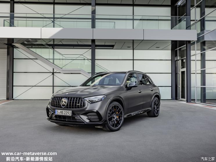 依旧一人一机 全新AMG GLC家族官图发布