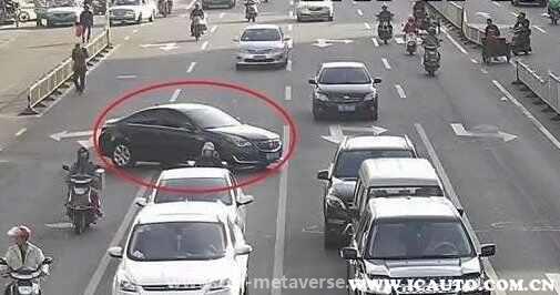 我变道被后方车撞了什么责任