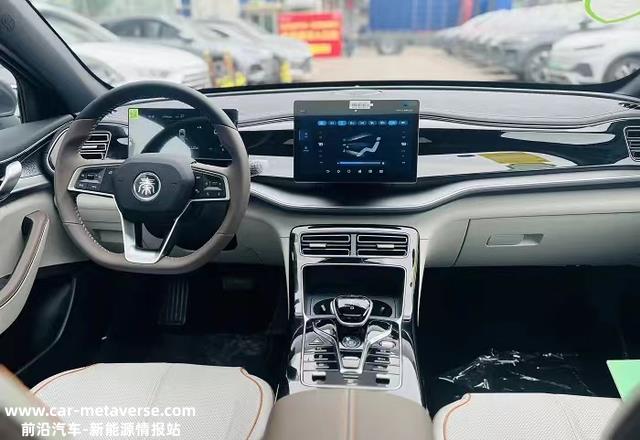 亲民的混动先锋,比亚迪秦PLUS DM-i 2023冠军版,9.98万元起