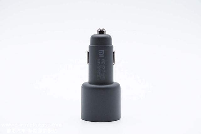评测小米 100W 1A1C车充：智能设备兼容，环形炫彩灯效