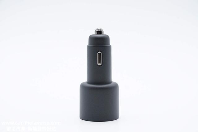 评测小米 100W 1A1C车充：智能设备兼容，环形炫彩灯效