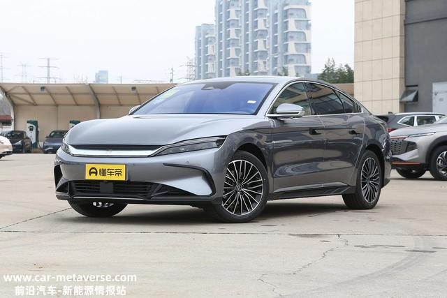 试驾评测比亚迪汉EV，7.9秒破百，纯电续航605KM