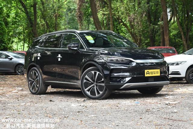 4.4秒破百续航730km 全新比亚迪唐EV30万级无对手