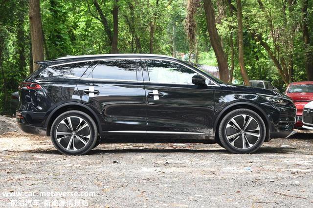 4.4秒破百续航730km 全新比亚迪唐EV30万级无对手