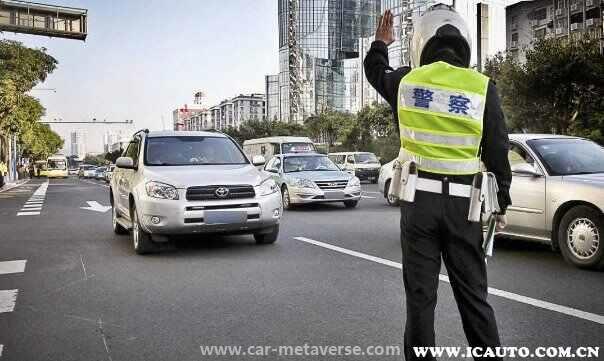 把车给无驾驶证的开怎么处理