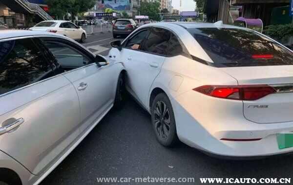 交警划分三七分后双方怎么赔