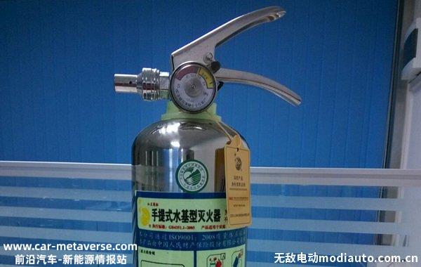 锂电池用什么灭火器效果最佳？新能源车用什么灭火器