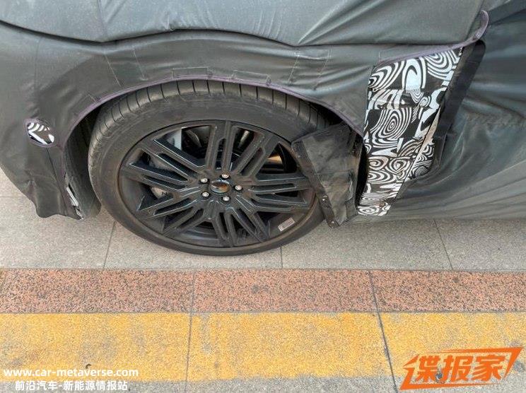 内饰设计来了！极氪CS1E最新谍照曝光