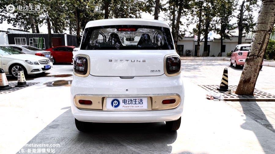 抢鲜实拍纯电小车：“奶呼呼”哒奔腾小马有点意思