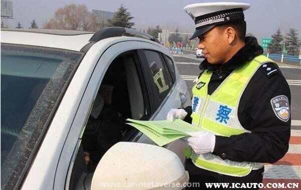 当天闯红灯当天能查出来吗