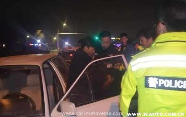 查酒驾把车丢下人跑了,怎么处罚