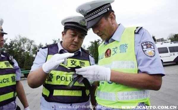 为什么交警很少查驾驶证