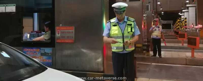 023新交规7座车坐8个人扣几分啊"