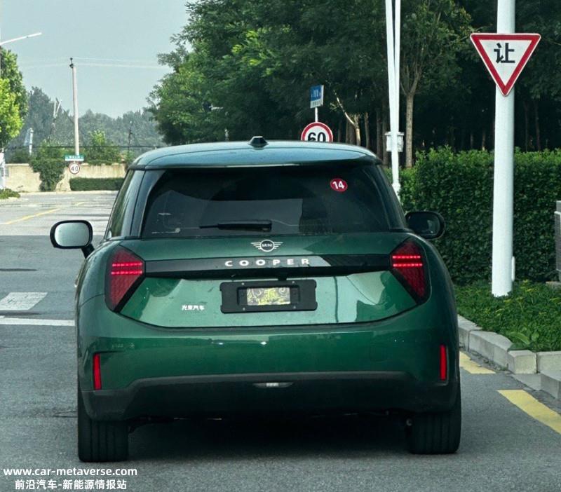 国产MINI COOPER纯电动车谍照 将于2024年上市