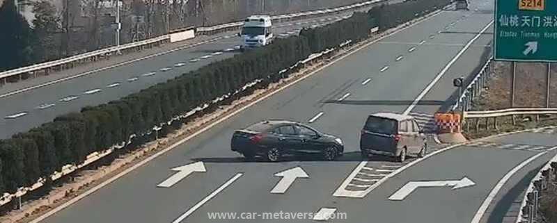 在高速公路倒车扣多少分