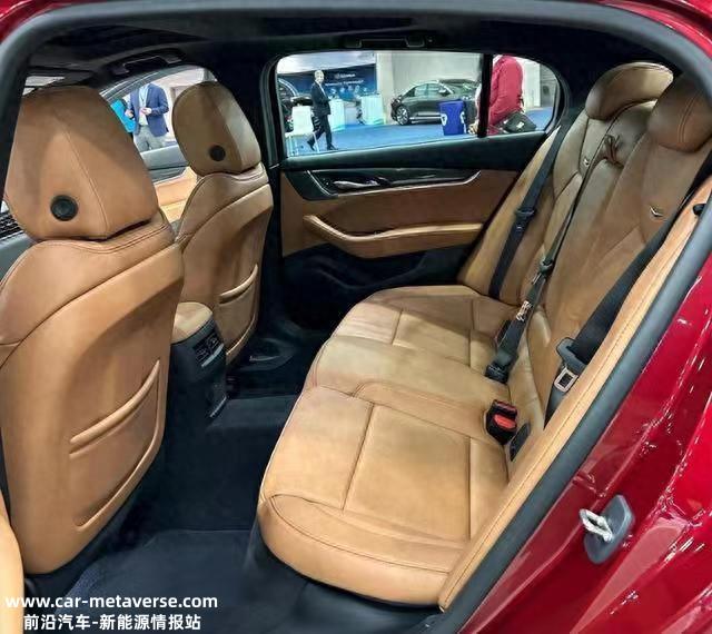 大连屏的CT5同级别是否无敌，向下迈腾向上A4，年轻人应该怎么选