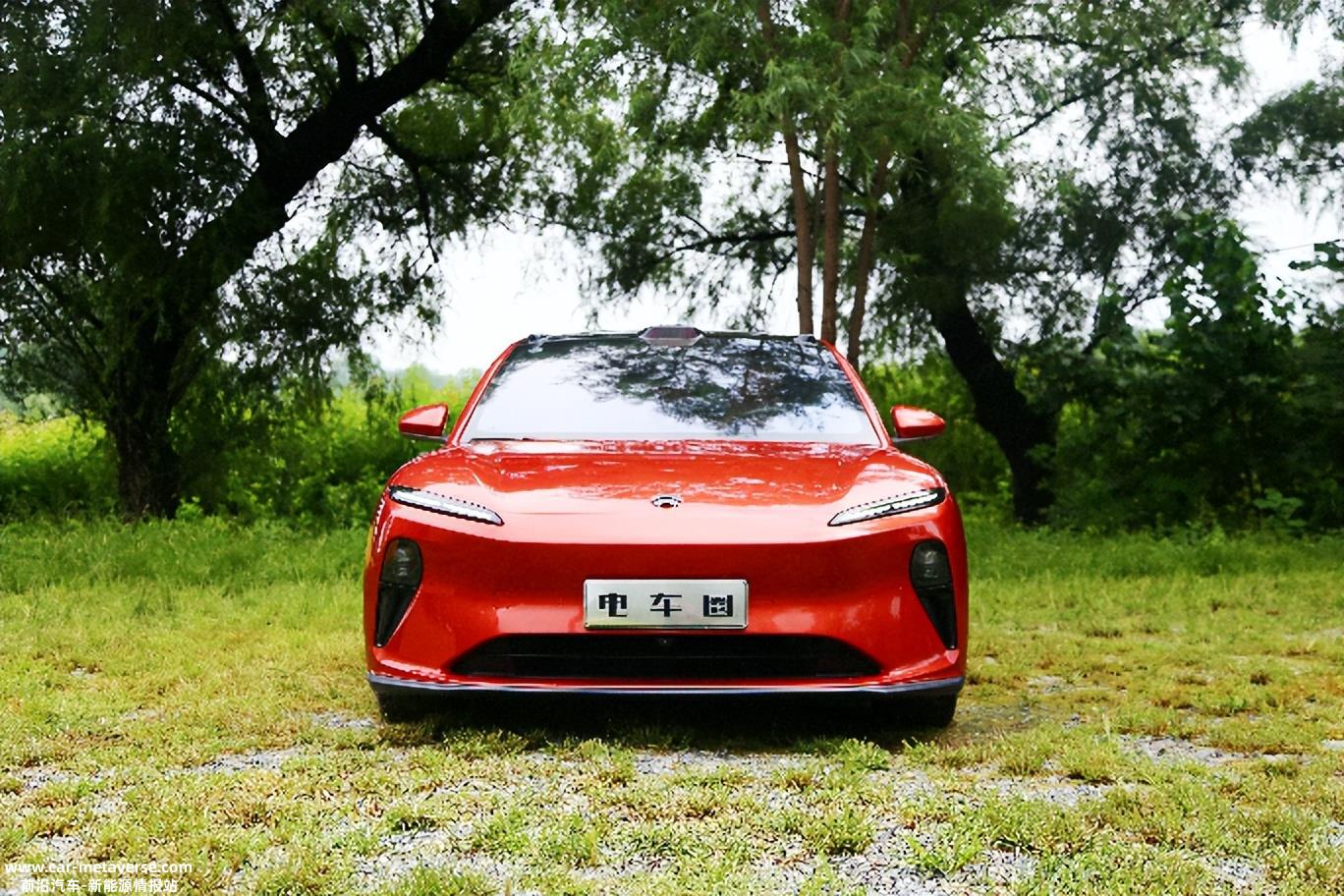 能跑出速度感,操控轻盈威来ET5