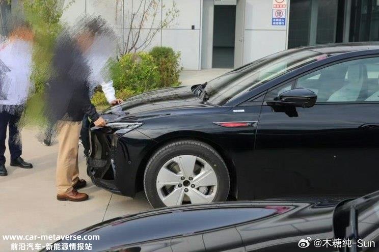 有望于11月份上市 红旗E001实车谍照