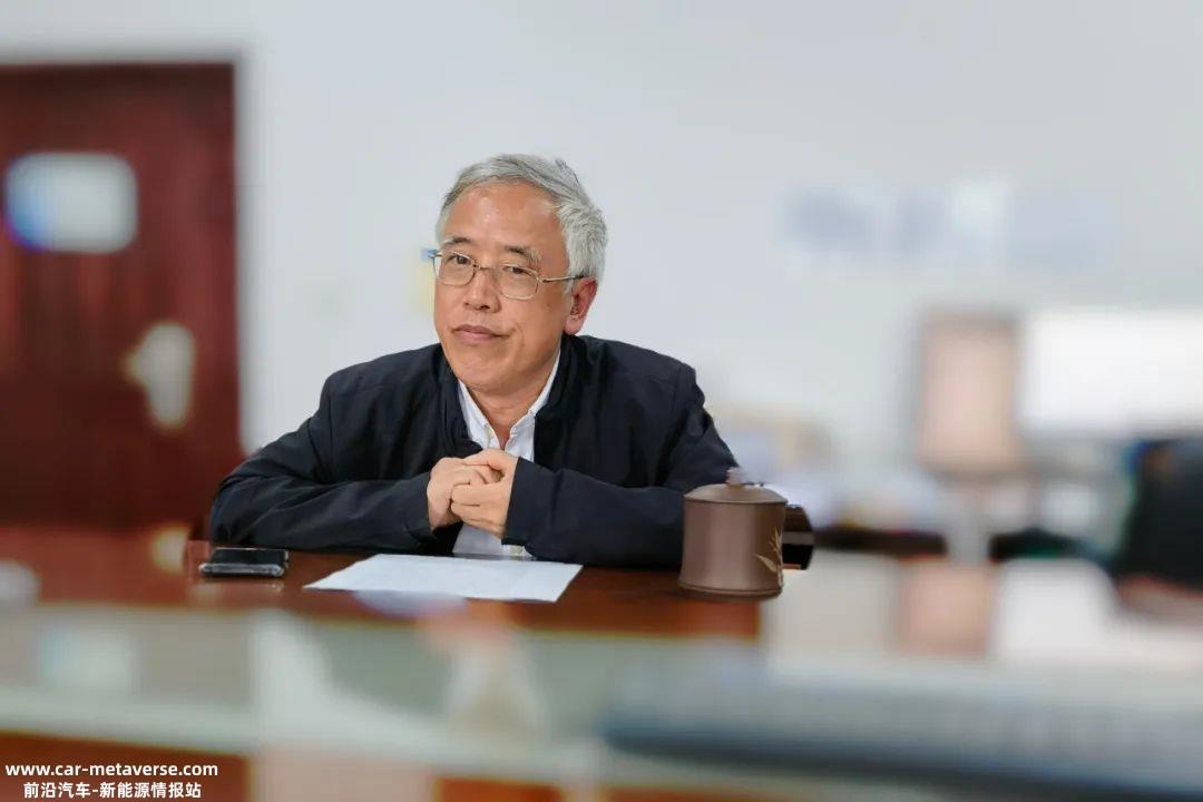 唐有根:中南大学在全国储能行业的地位吗?