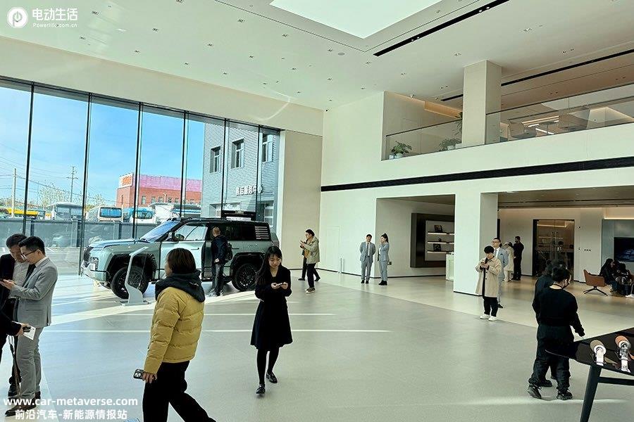 仰望首家中心店北京朝阳开业 全直营/全链路服务加持极致体验