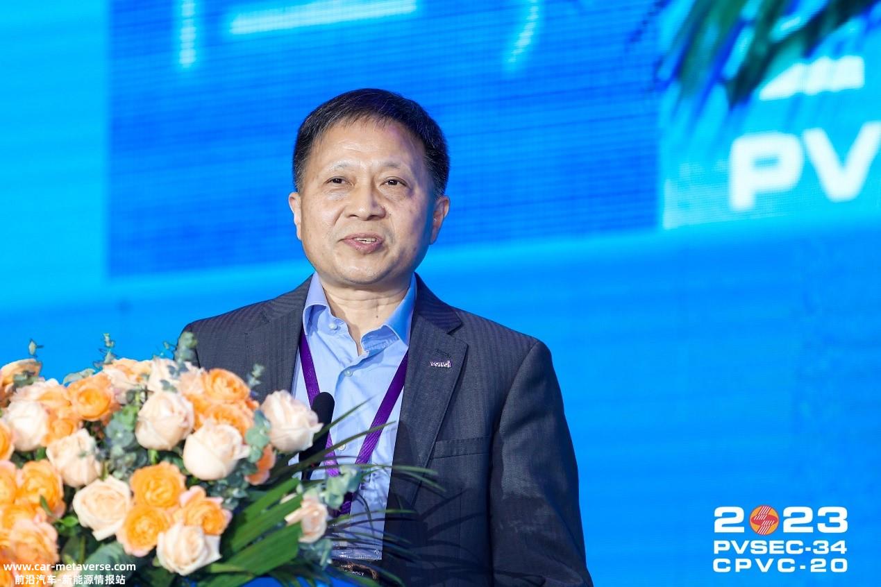 中国团队首次在晶体硅钙钛矿叠层电池领域创下世界纪录