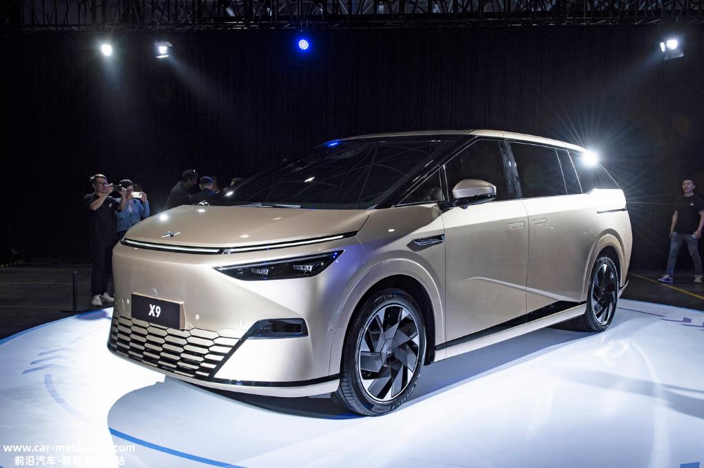 为什么每个人都要卷新能源中的大型MPV?