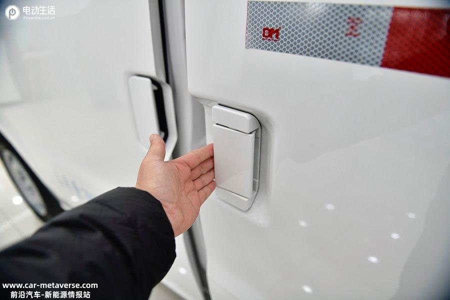 瑞驰EC75电动VAN到店实拍 改装房车/商用挣钱