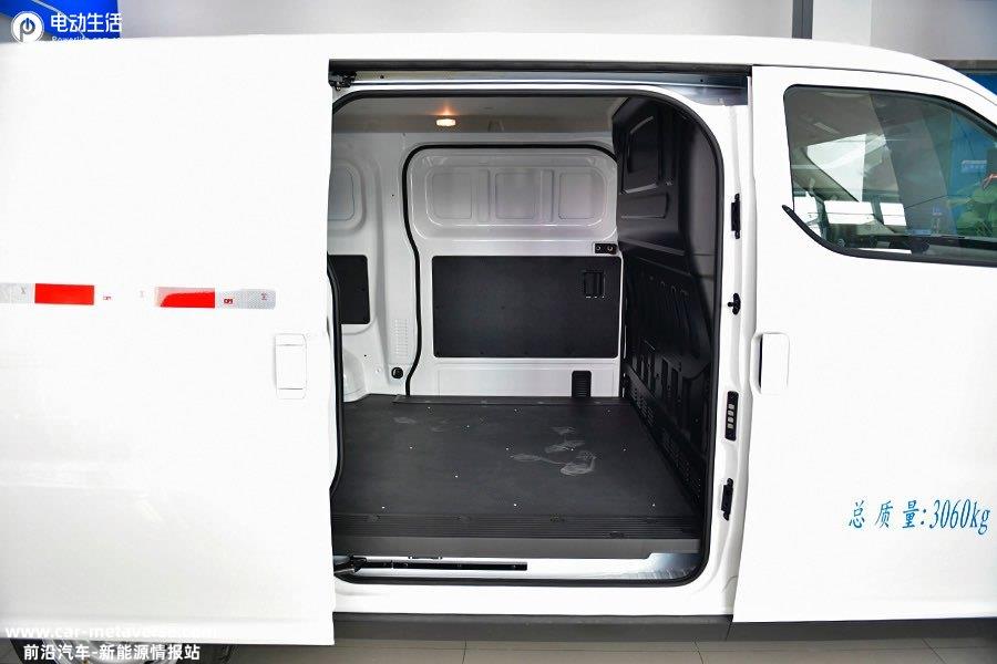 瑞驰EC75电动VAN到店实拍 改装房车/商用挣钱