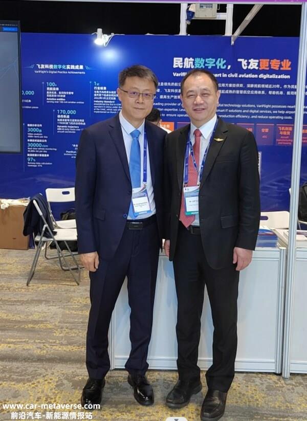 香港航空总裁孙剑锋参观我司展出成果