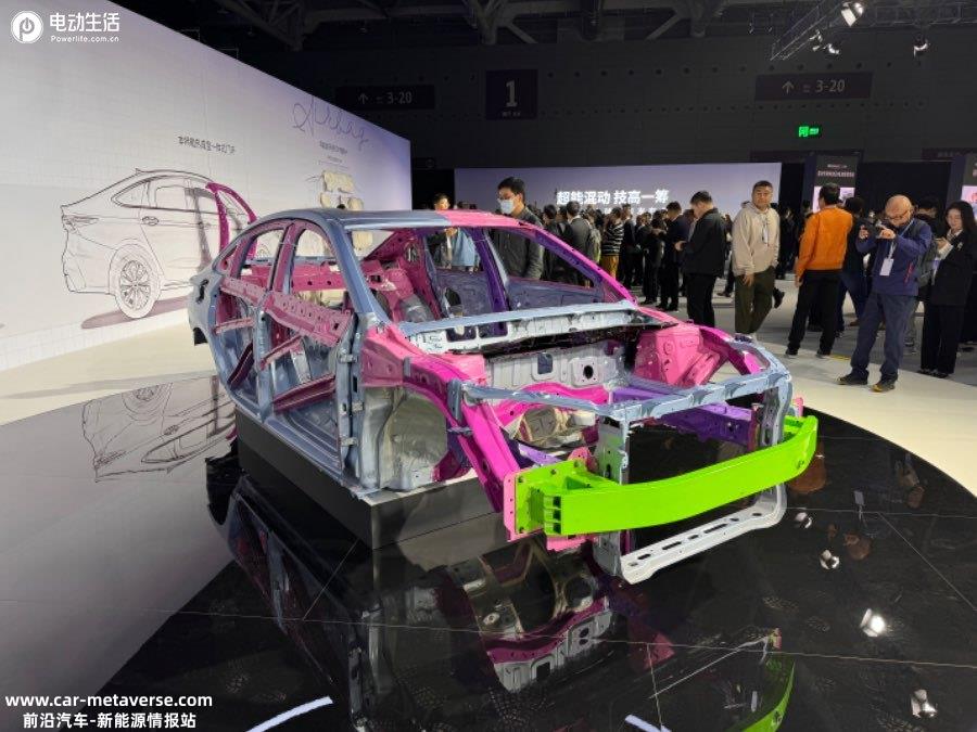 奇瑞风云A8全球上市 售价11.99~14.99万元
