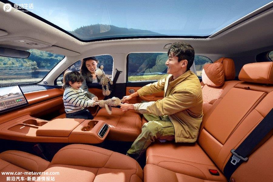 零跑C10预售15.18万起，8295芯片/激光雷达现货上车