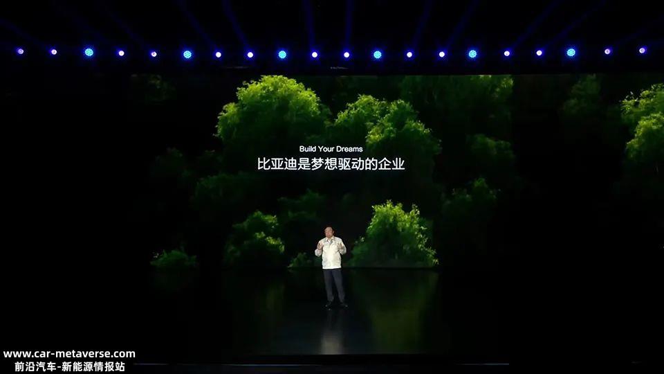 卷完初级智能后,下一步就是卷整车智能,卷数据。最后的挑战是卷
