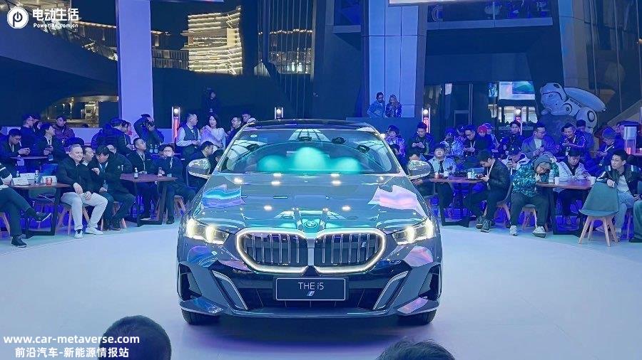 「油电齐发 双轴并推」全新BMW 5系12款车型上市起售43.99万