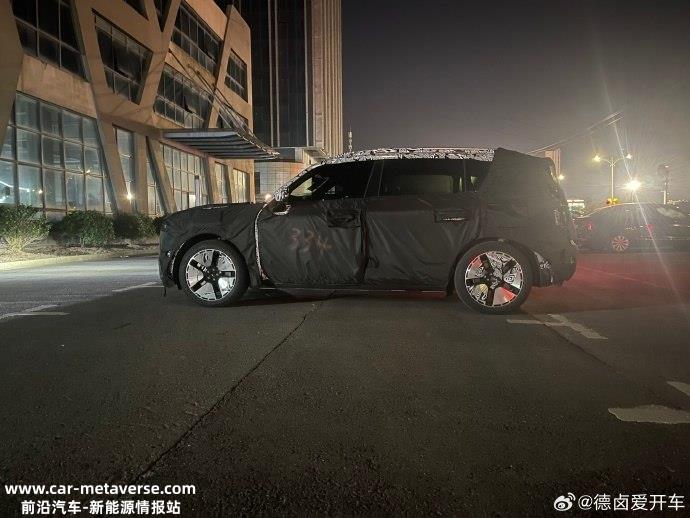 smart第三款全新车型内饰谍照曝光！