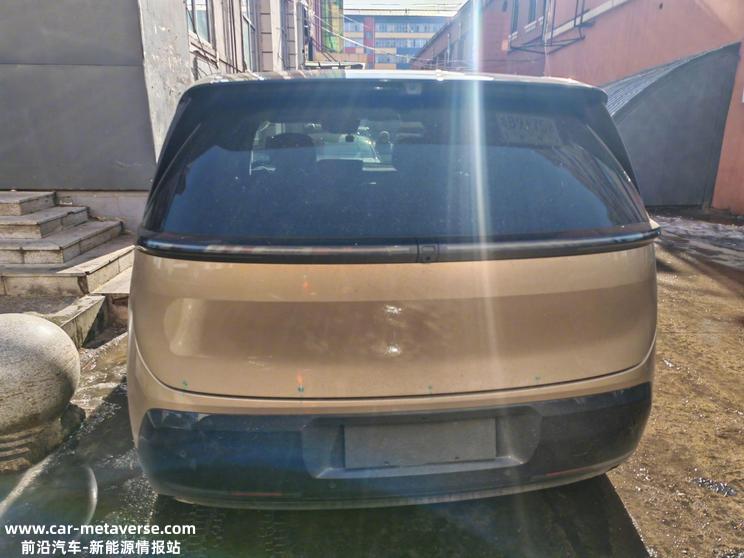 开门方式意想不到 极氪MIX实车图曝光