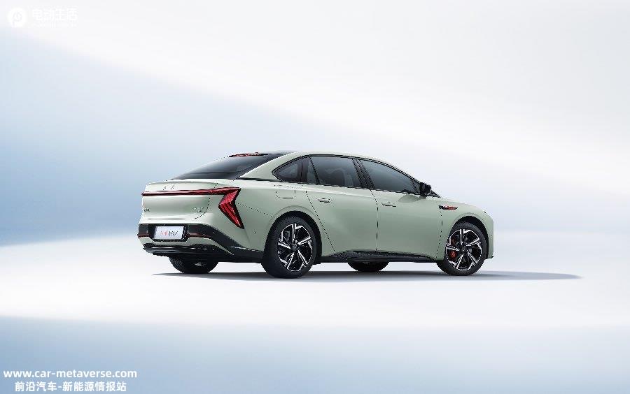 主打科技豪华/赠10万权益 红旗EH7售22.98万元起